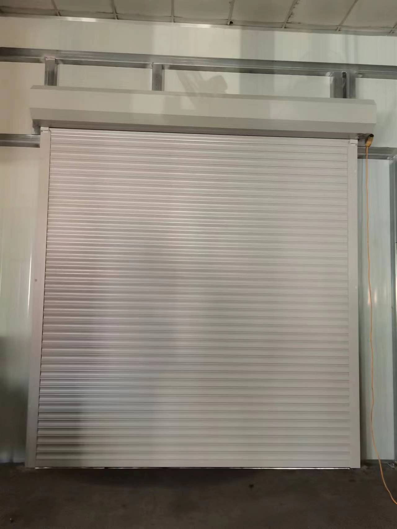 鋁合金車庫(kù)門(mén)